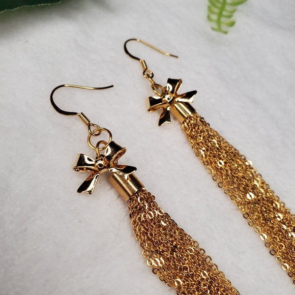 Tassel & Bow Earrings - Picture 2 of 5